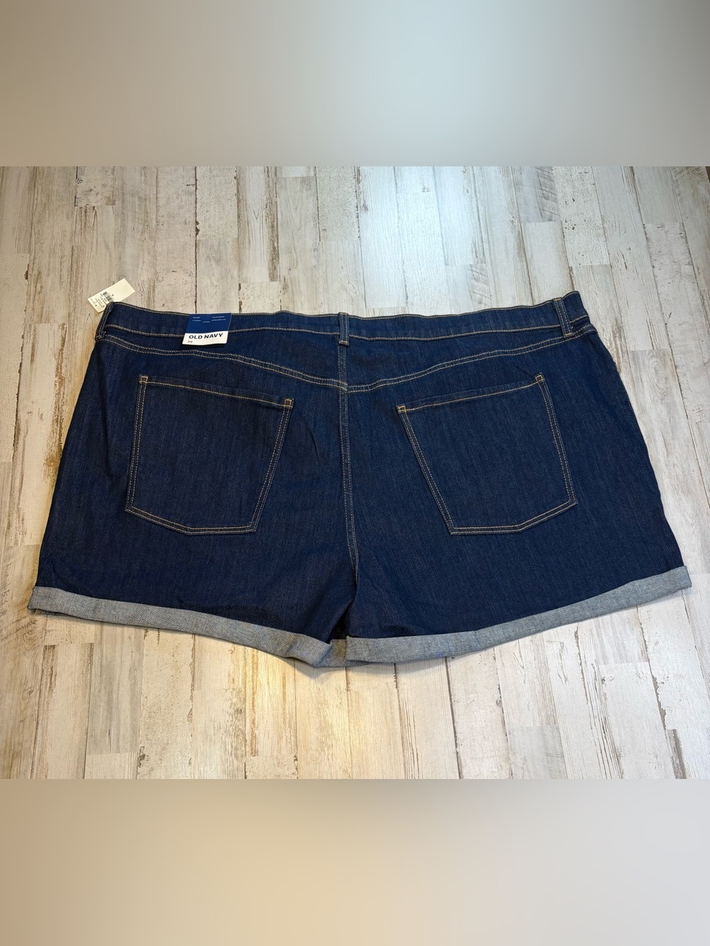 Old Navy Mid Rise Boyfriend Dark Blue Cuffed Denim Shorts Plus Size 26 NWT - Picture 10 of 11